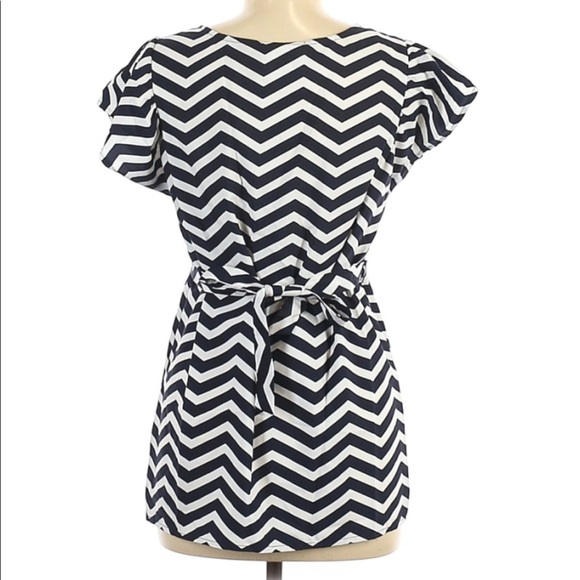 NEW Rumor Has It Maternity Zig Zag Blouse Size M - Picture 2 of 2